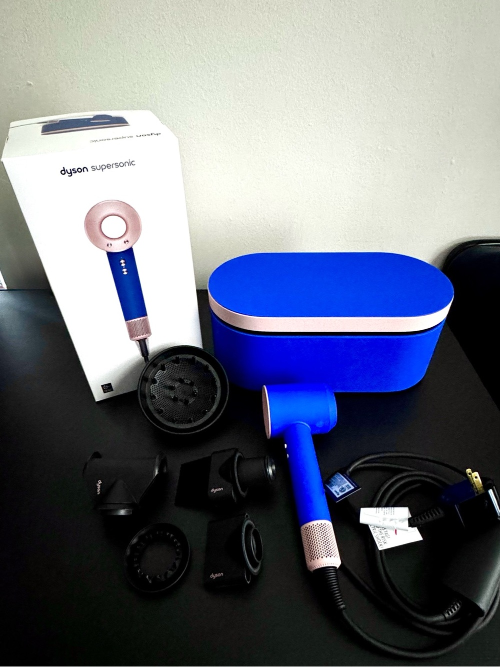 DYSON Supersonic Hair Dryer + 5 Accessories + Presentation Case - ALL NEW